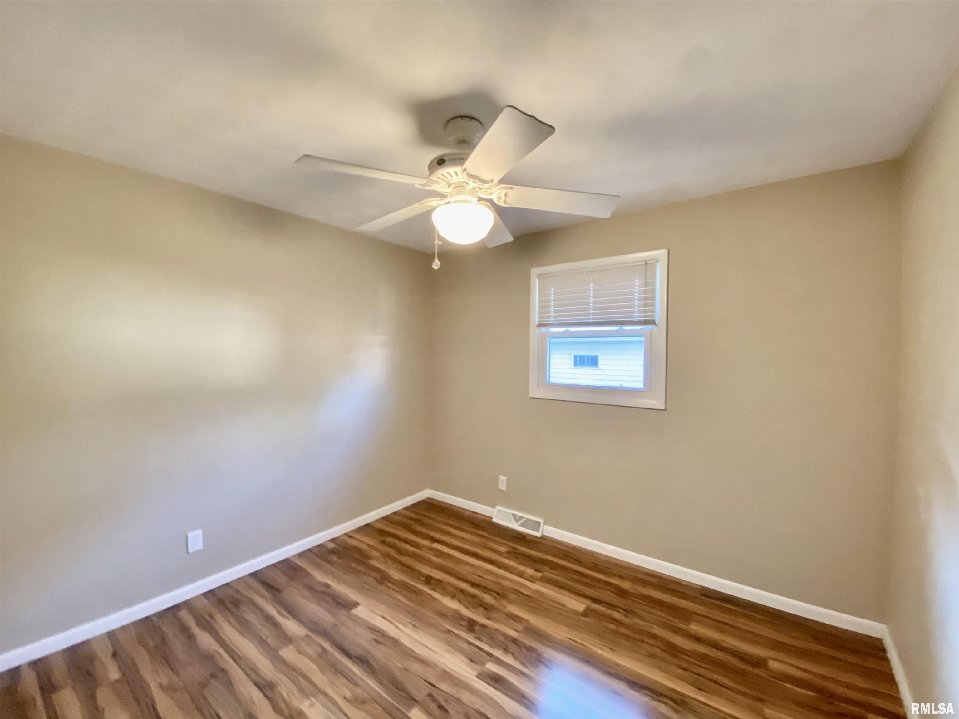 1218 Brookhill Road Peoria, IL 61615 - Photo 15 of 34 Gallery Image 15