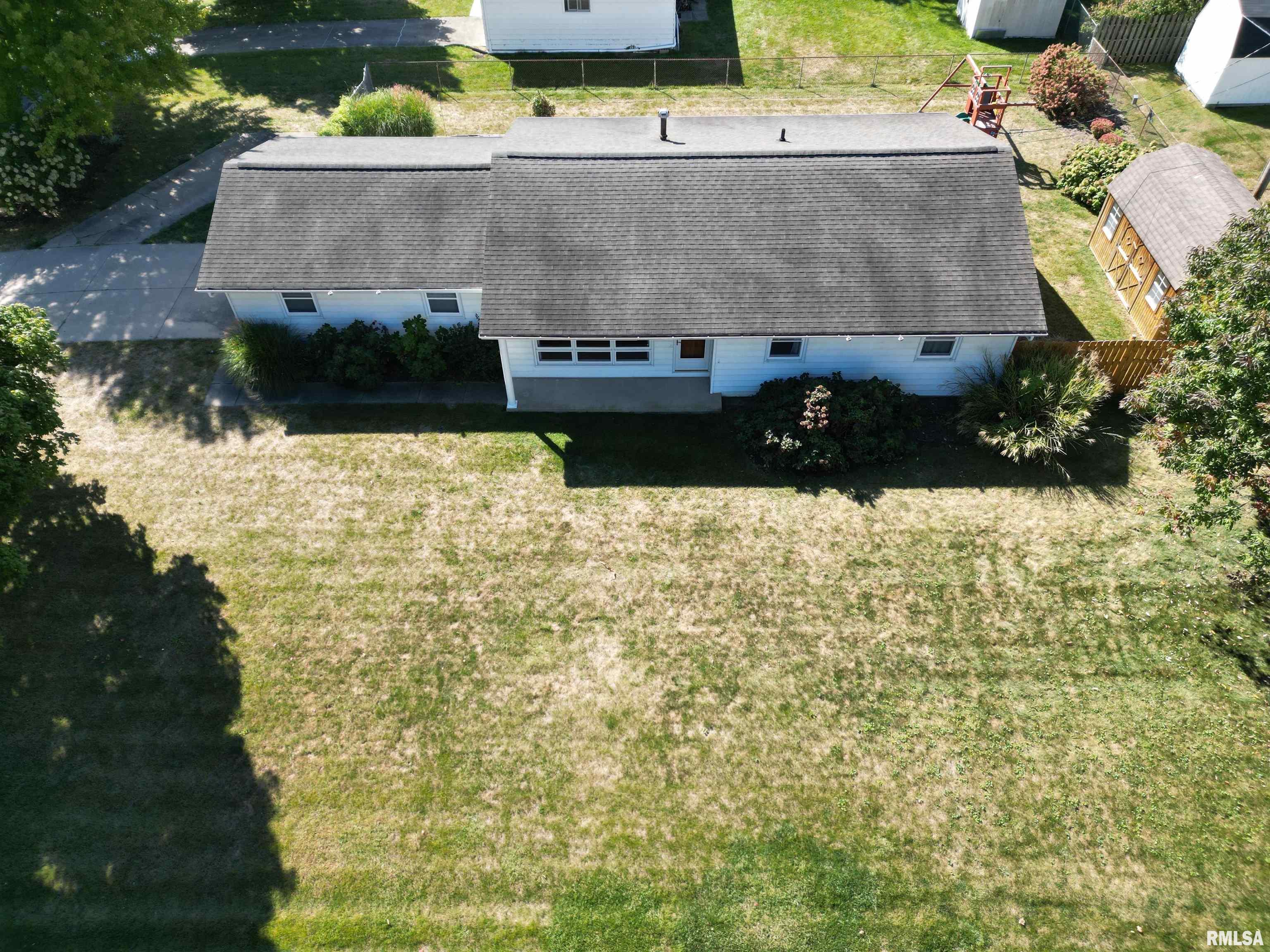 1218 Brookhill Road Peoria, IL 61615 - Photo 30 of 34 Gallery Image 30