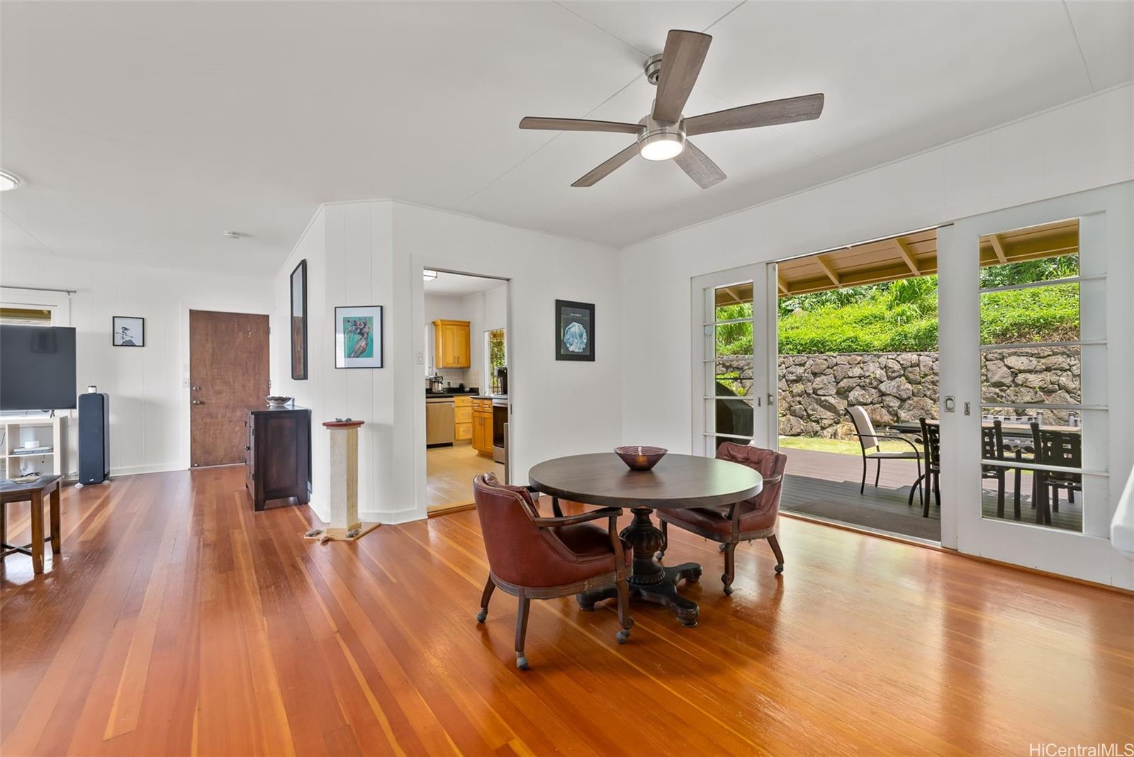 2811 Henry Street Honolulu, HI 96817 - Photo 5 of 25 Throw open the sliding glass doors and let the island breeze sweep through this incredible indoor-outdoor living and dining space.