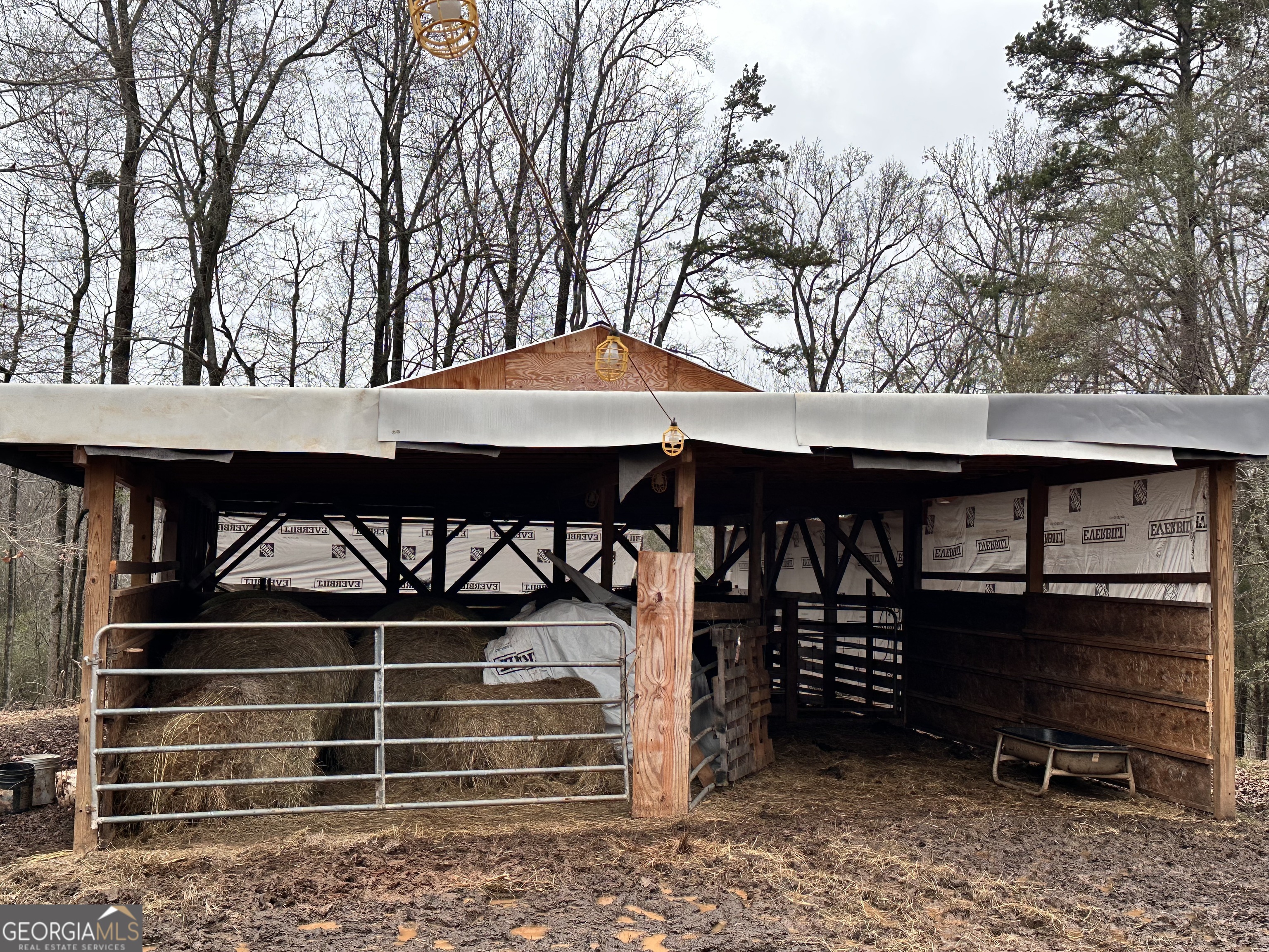 2015 Highway 59 Commerce, GA 30529 - Photo 14 of 27 a front view of a house with a balcony
