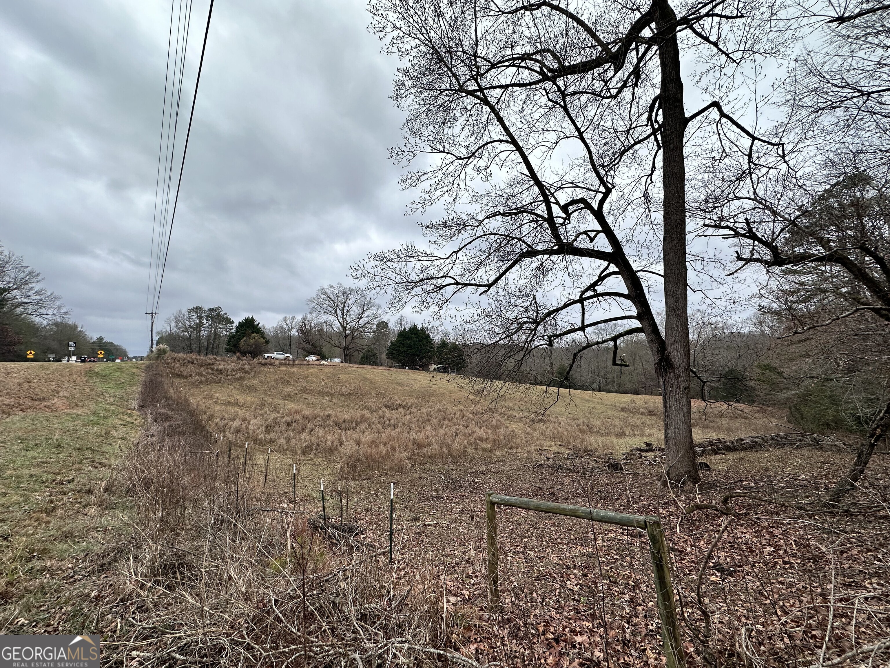 2015 Highway 59 Commerce, GA 30529 - Photo 16 of 27 a view of a backyard of the house