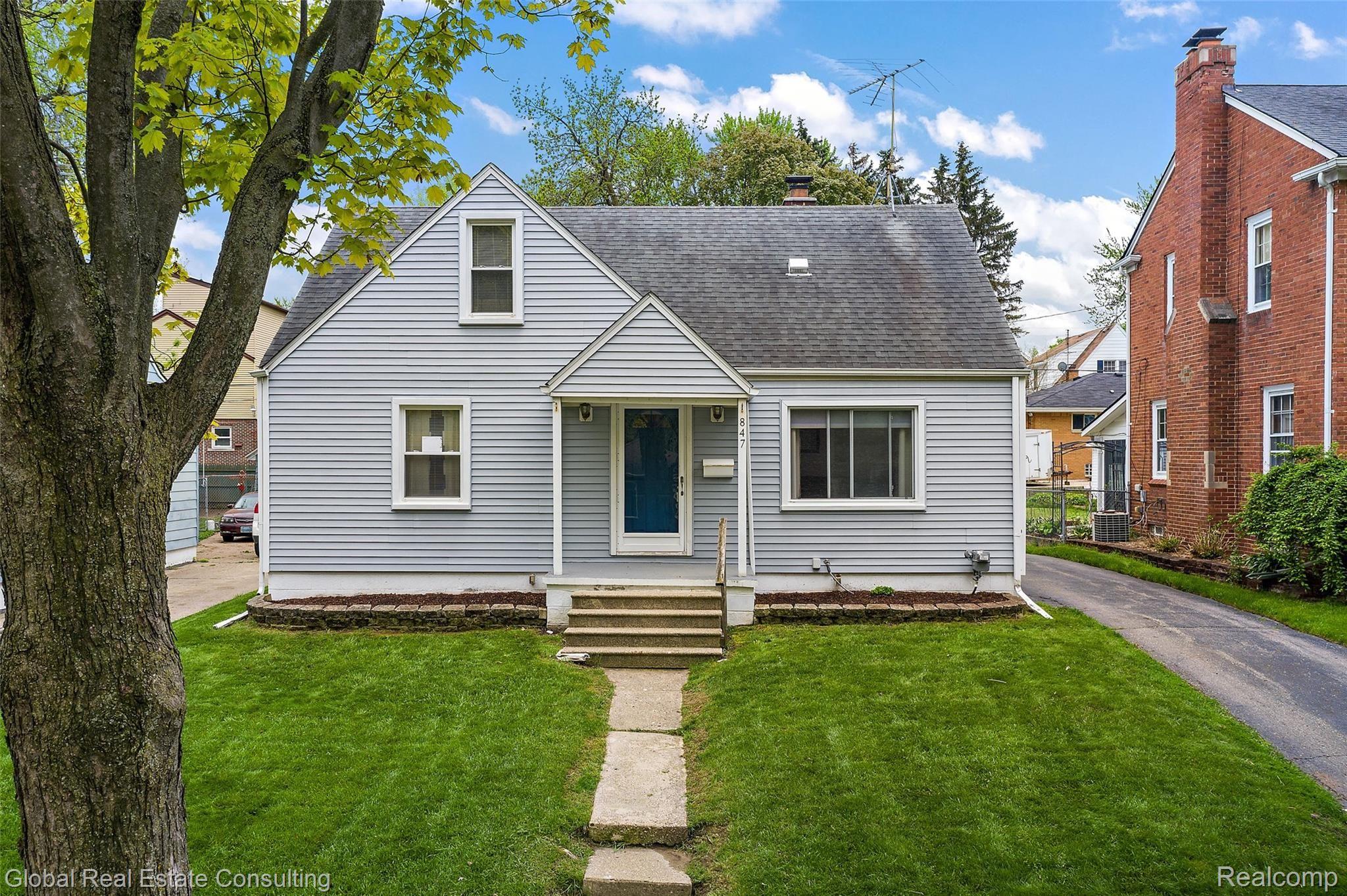 847 Menominee Road Pontiac, MI 48341 - Photo 1 of 30 847 Menominee-2.jpg