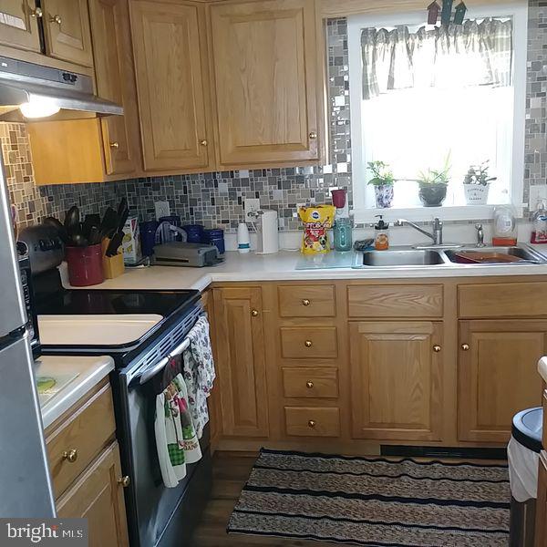 2120 Feeser Road North Taneytown, MD 21787 - Photo 2 of 35 Oak kitchen cabinets.