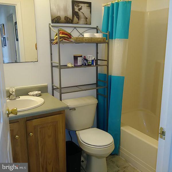 2120 Feeser Road North Taneytown, MD 21787 - Photo 17 of 35 Full master bathroom