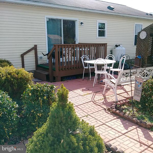 2120 Feeser Road North Taneytown, MD 21787 - Photo 33 of 35 Patio area