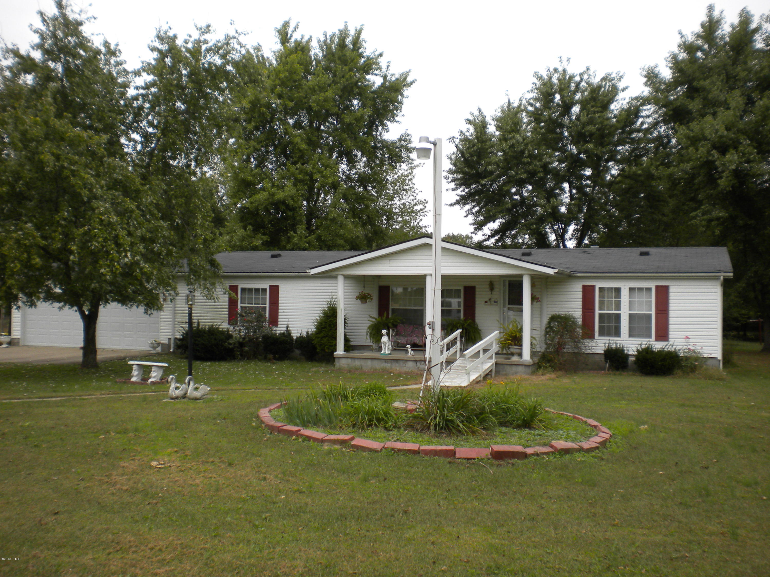 1690 Dewey Road Eldorado, IL 62930 - Photo 1 of 42 Gallery Image 1