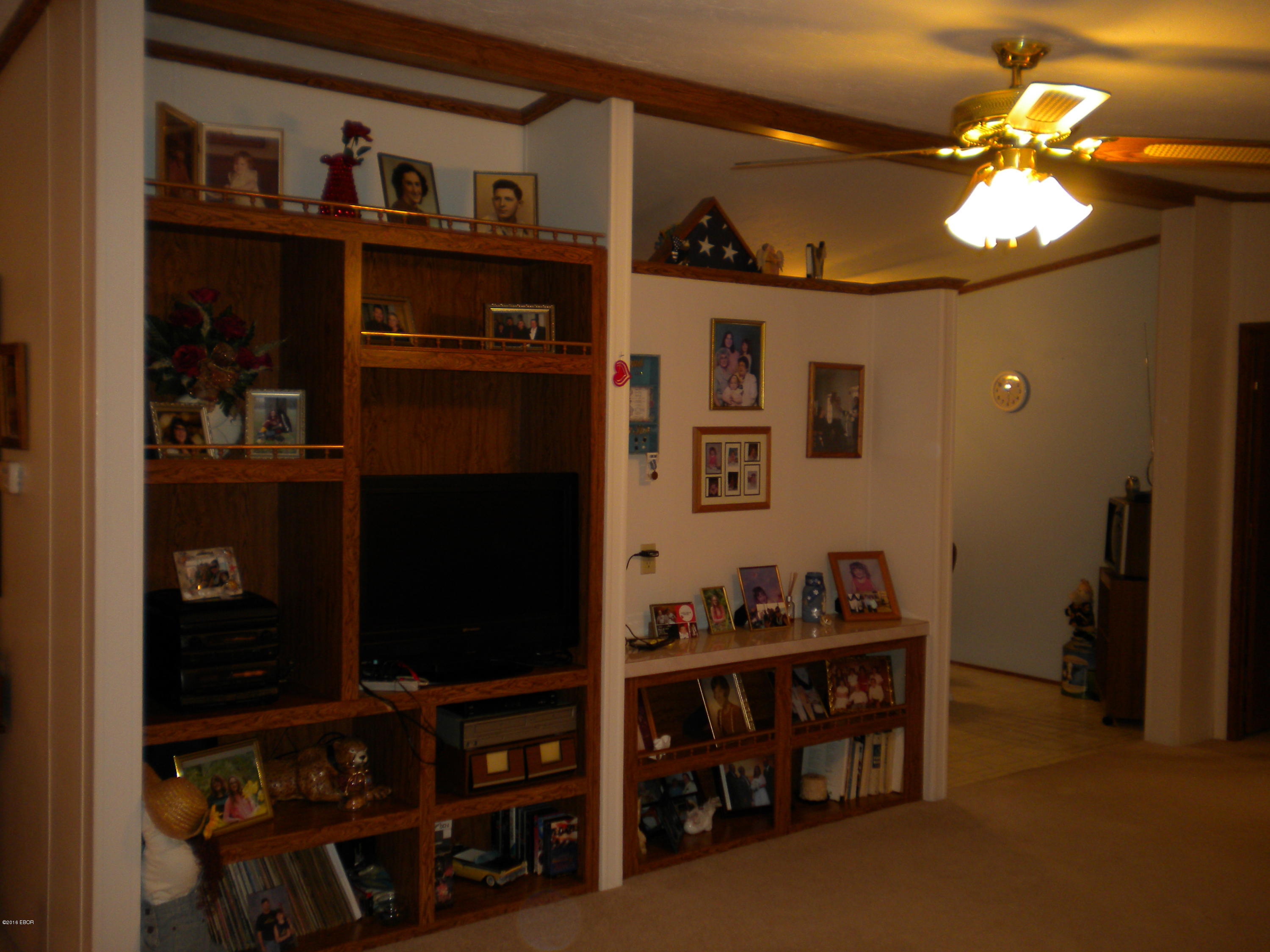 1690 Dewey Road Eldorado, IL 62930 - Photo 11 of 42 Gallery Image 11
