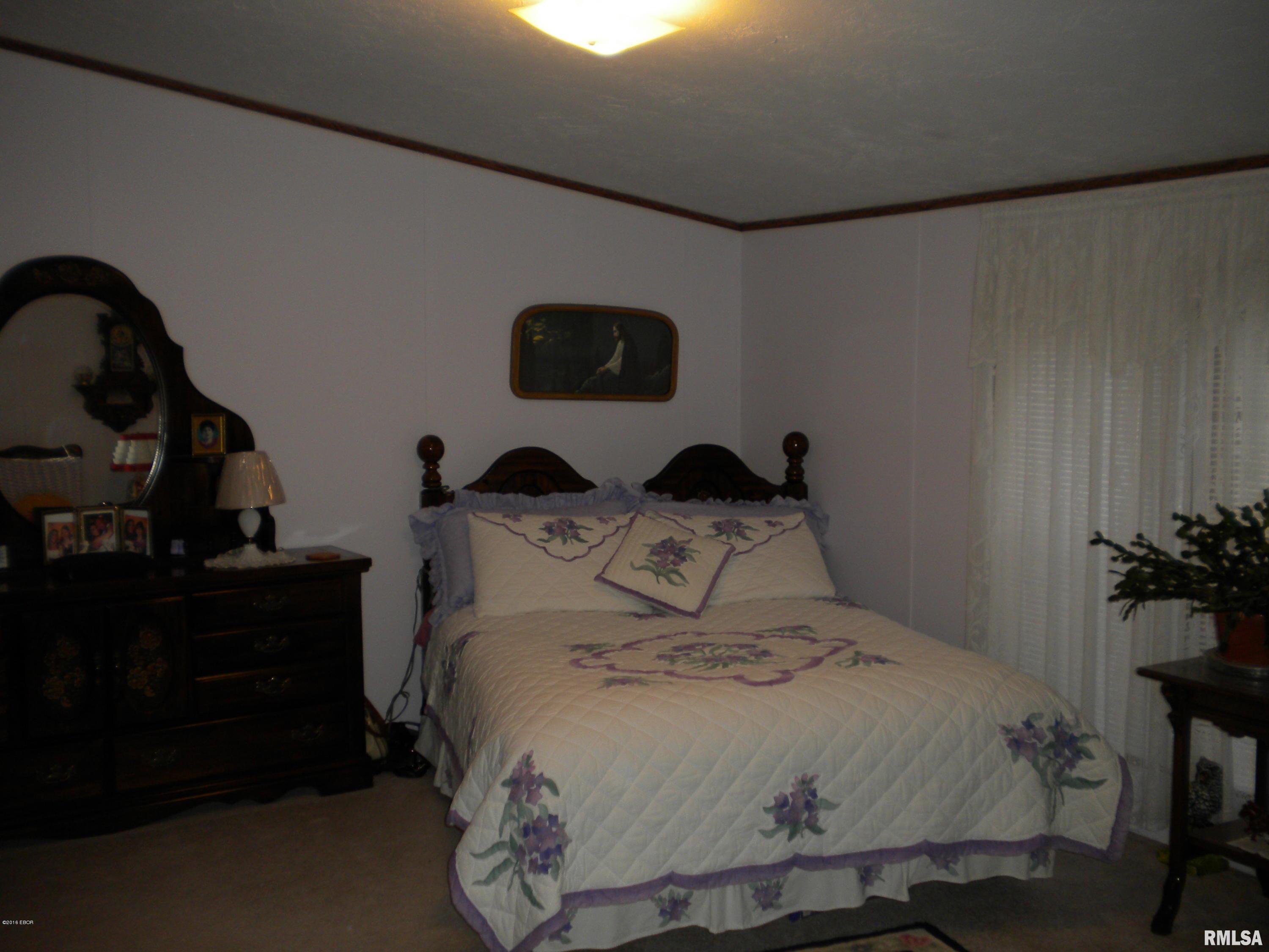 1690 Dewey Road Eldorado, IL 62930 - Photo 13 of 42 Gallery Image 13