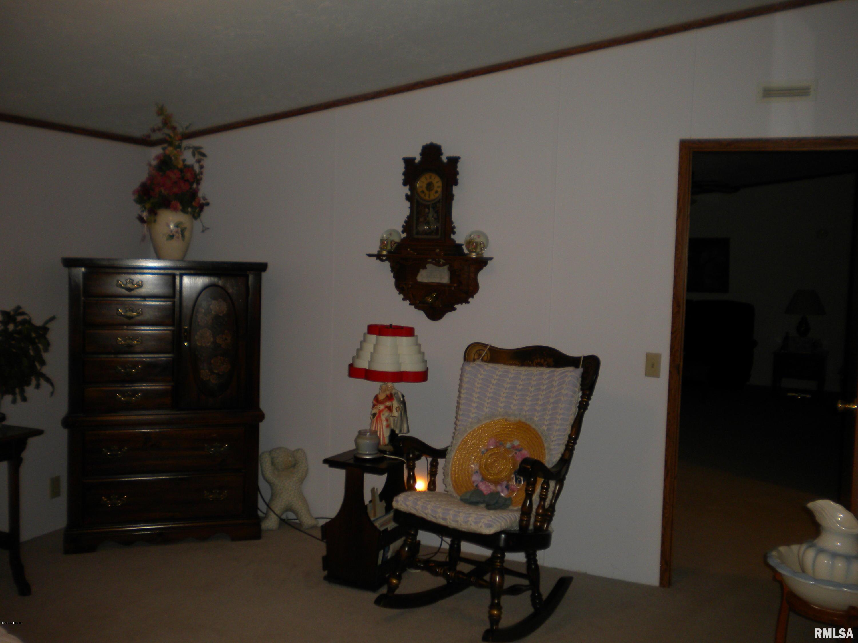 1690 Dewey Road Eldorado, IL 62930 - Photo 14 of 42 Gallery Image 14