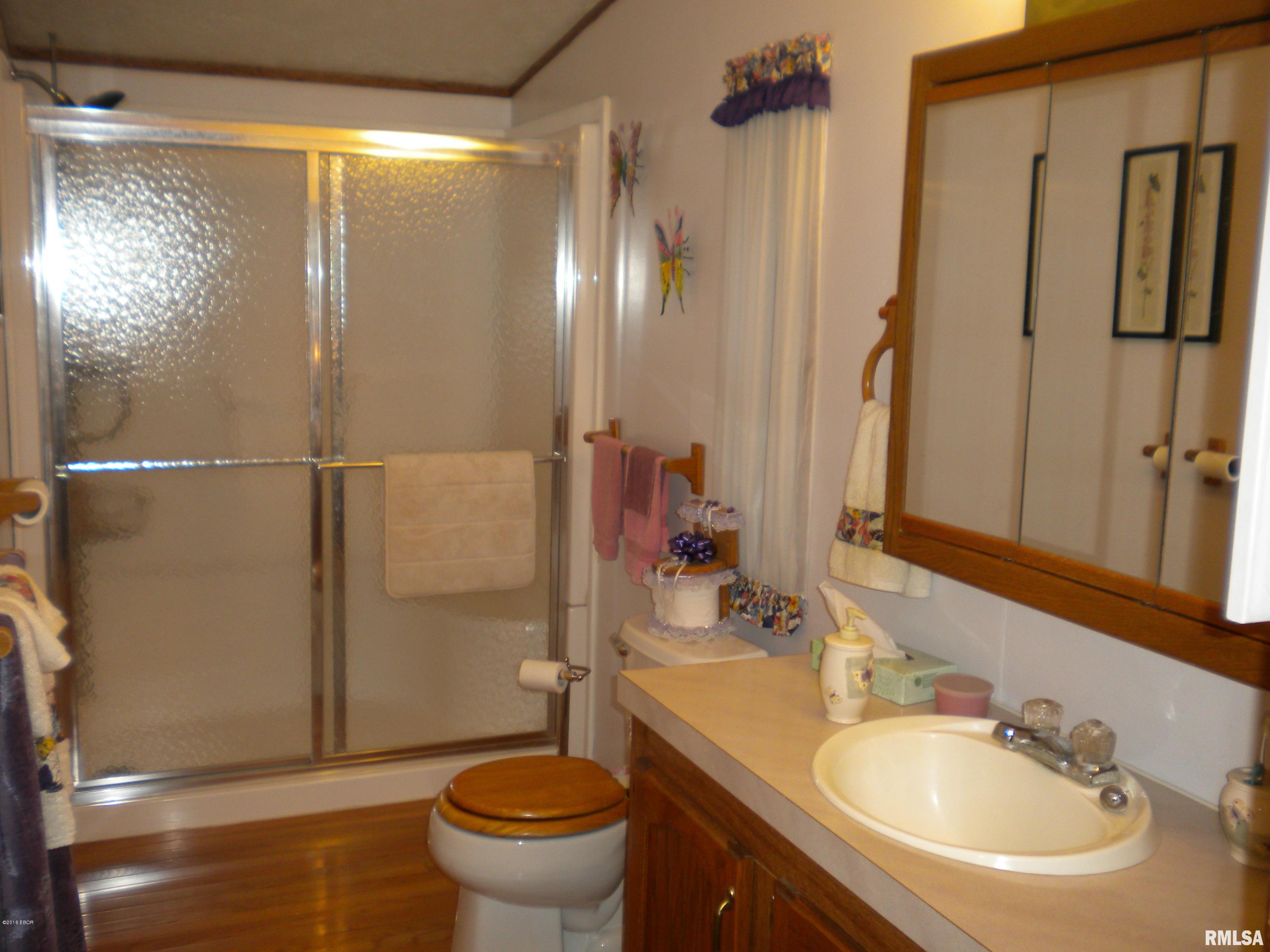 1690 Dewey Road Eldorado, IL 62930 - Photo 15 of 42 Gallery Image 15