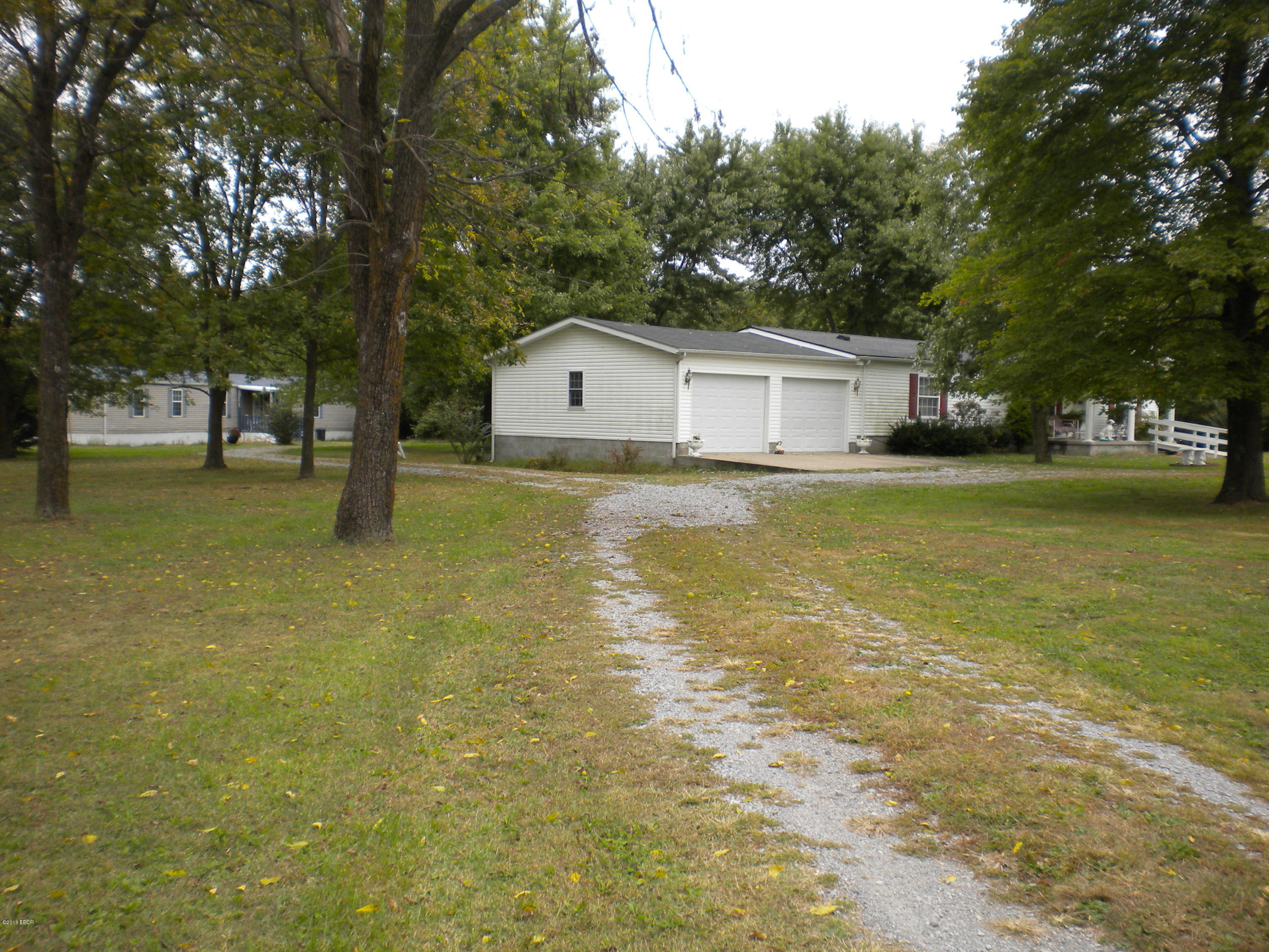 1690 Dewey Road Eldorado, IL 62930 - Photo 3 of 42 Gallery Image 3