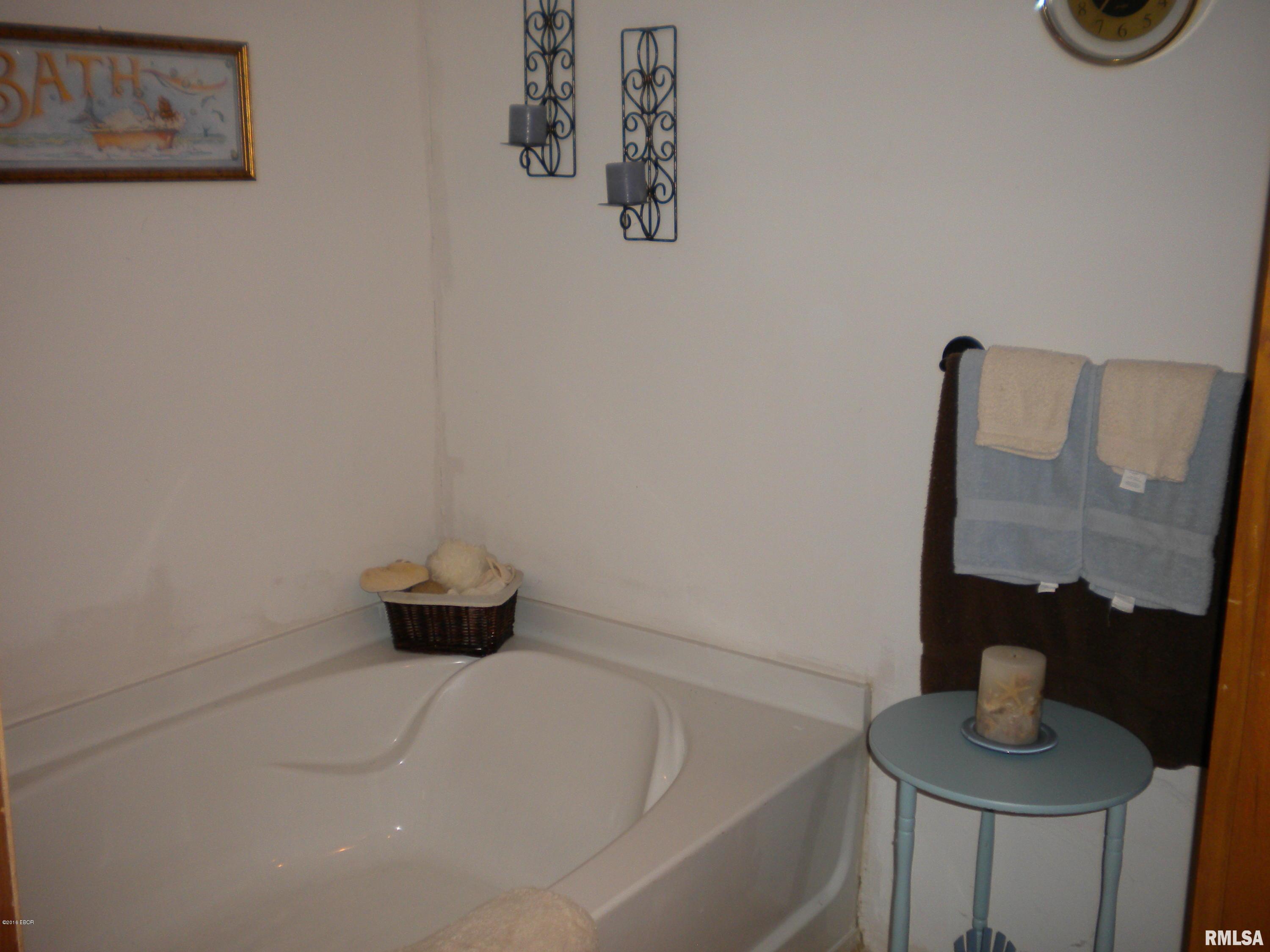 1690 Dewey Road Eldorado, IL 62930 - Photo 29 of 42 Gallery Image 29