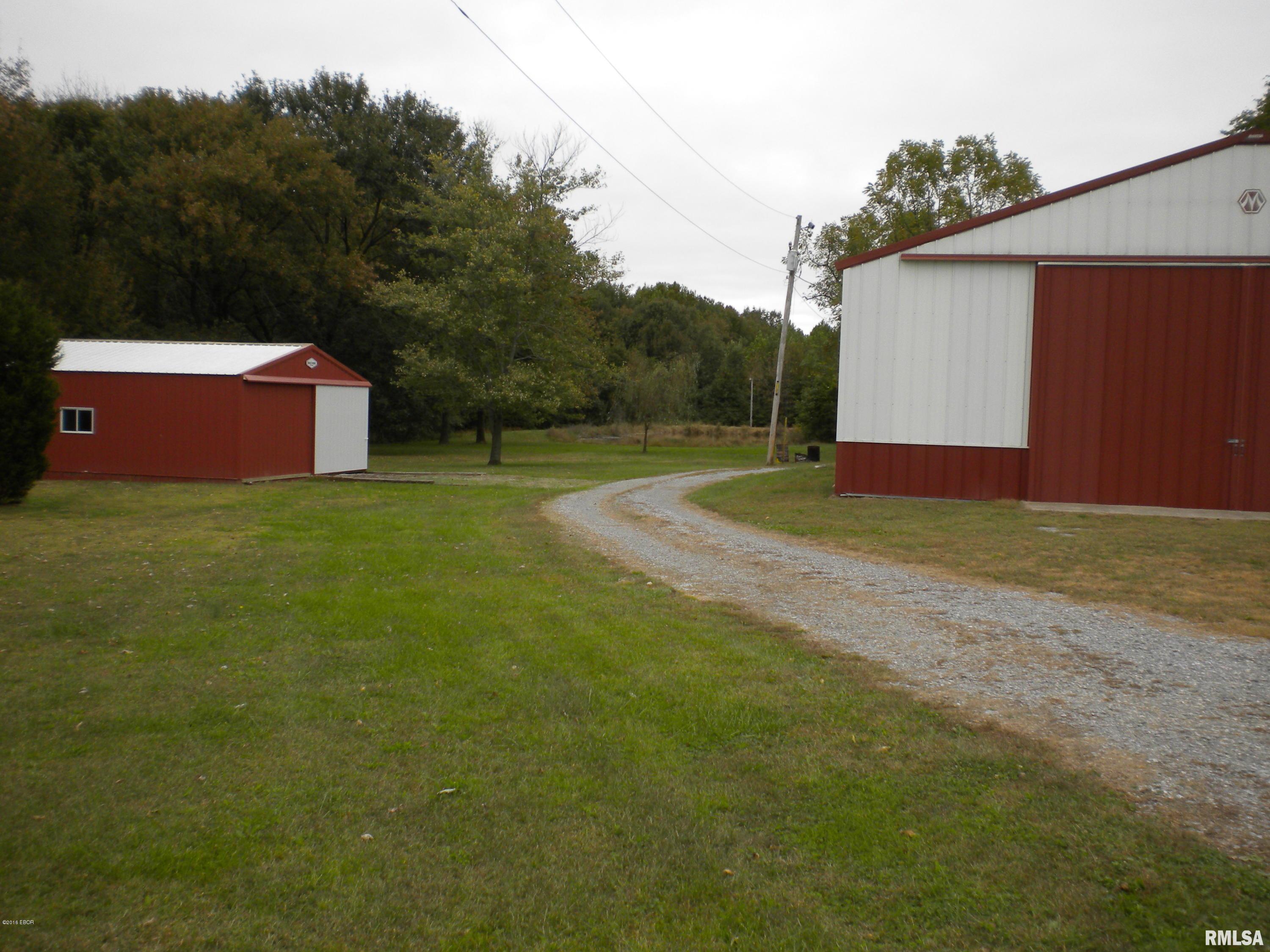 1690 Dewey Road Eldorado, IL 62930 - Photo 33 of 42 Gallery Image 33