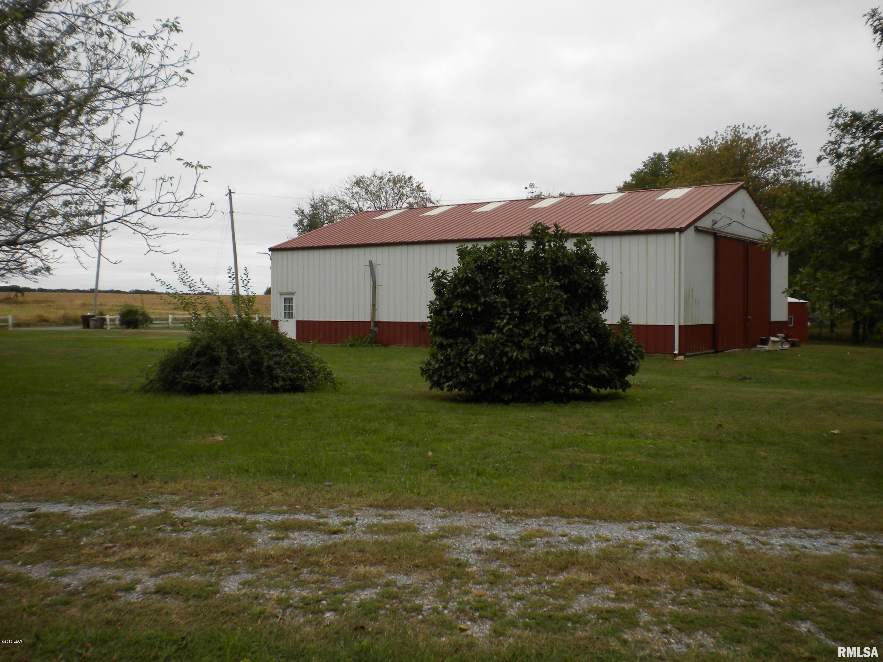 1690 Dewey Road Eldorado, IL 62930 - Photo 35 of 42 Gallery Image 35