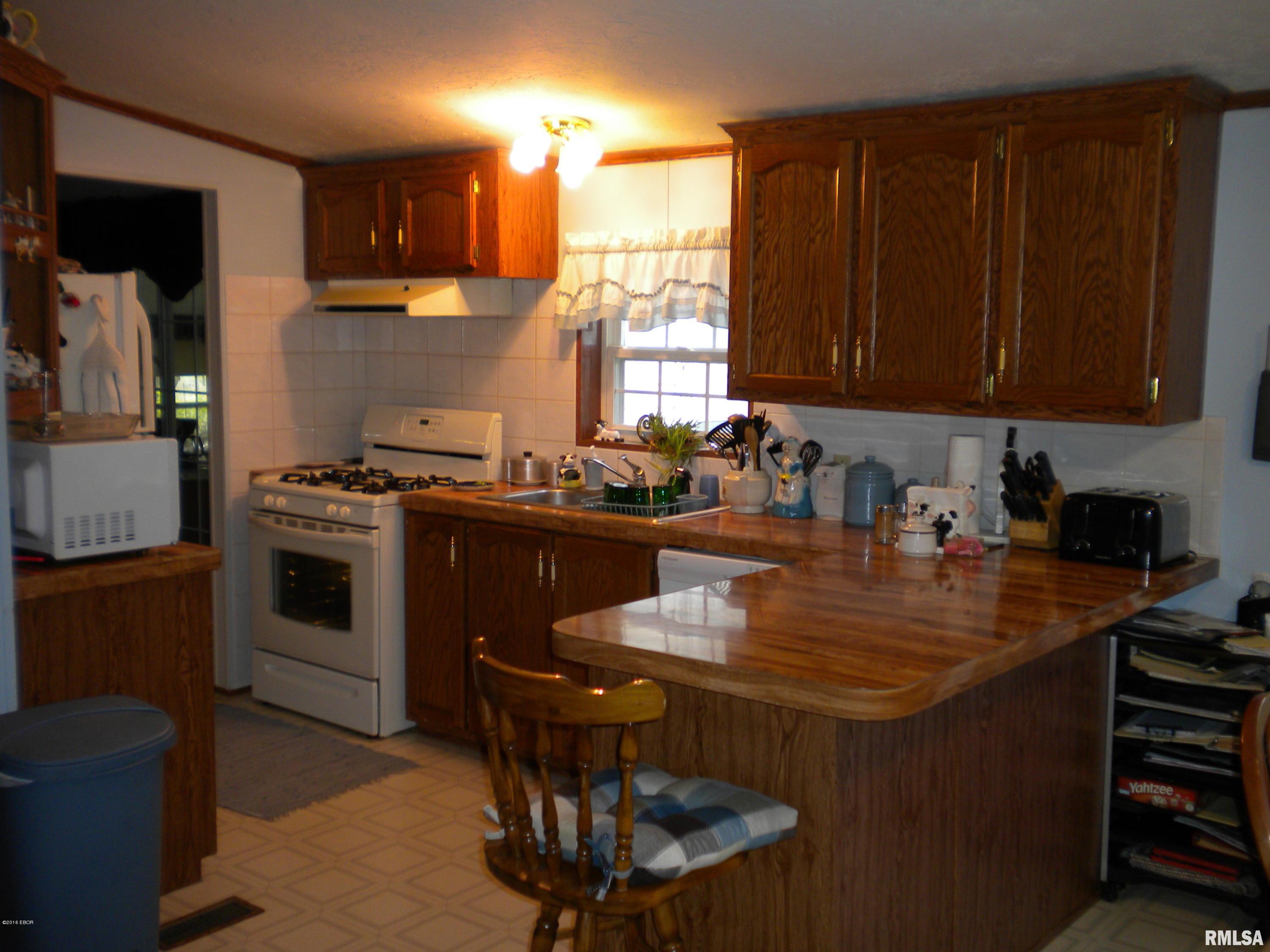1690 Dewey Road Eldorado, IL 62930 - Photo 5 of 42 Gallery Image 5