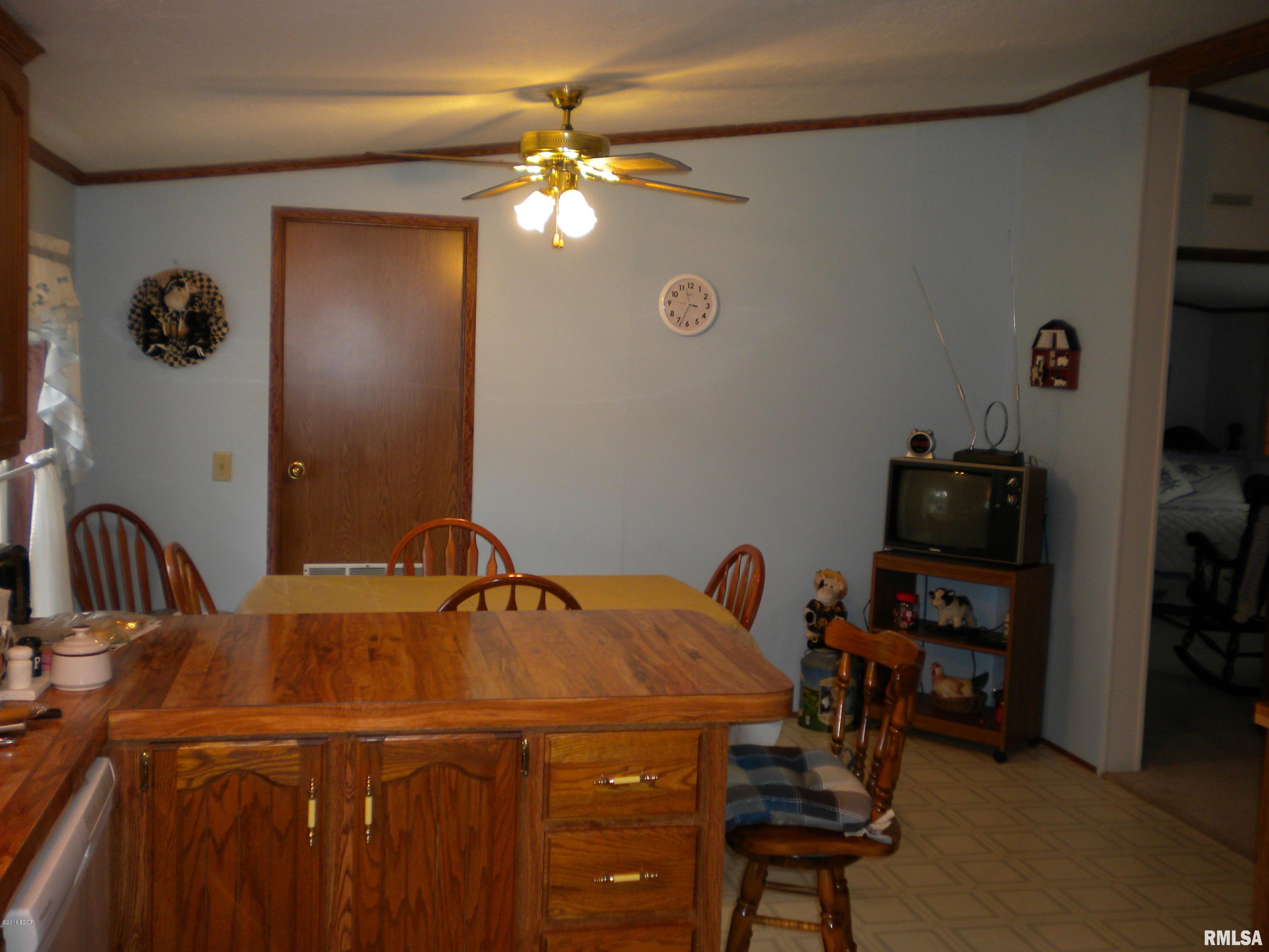 1690 Dewey Road Eldorado, IL 62930 - Photo 7 of 42 Gallery Image 7