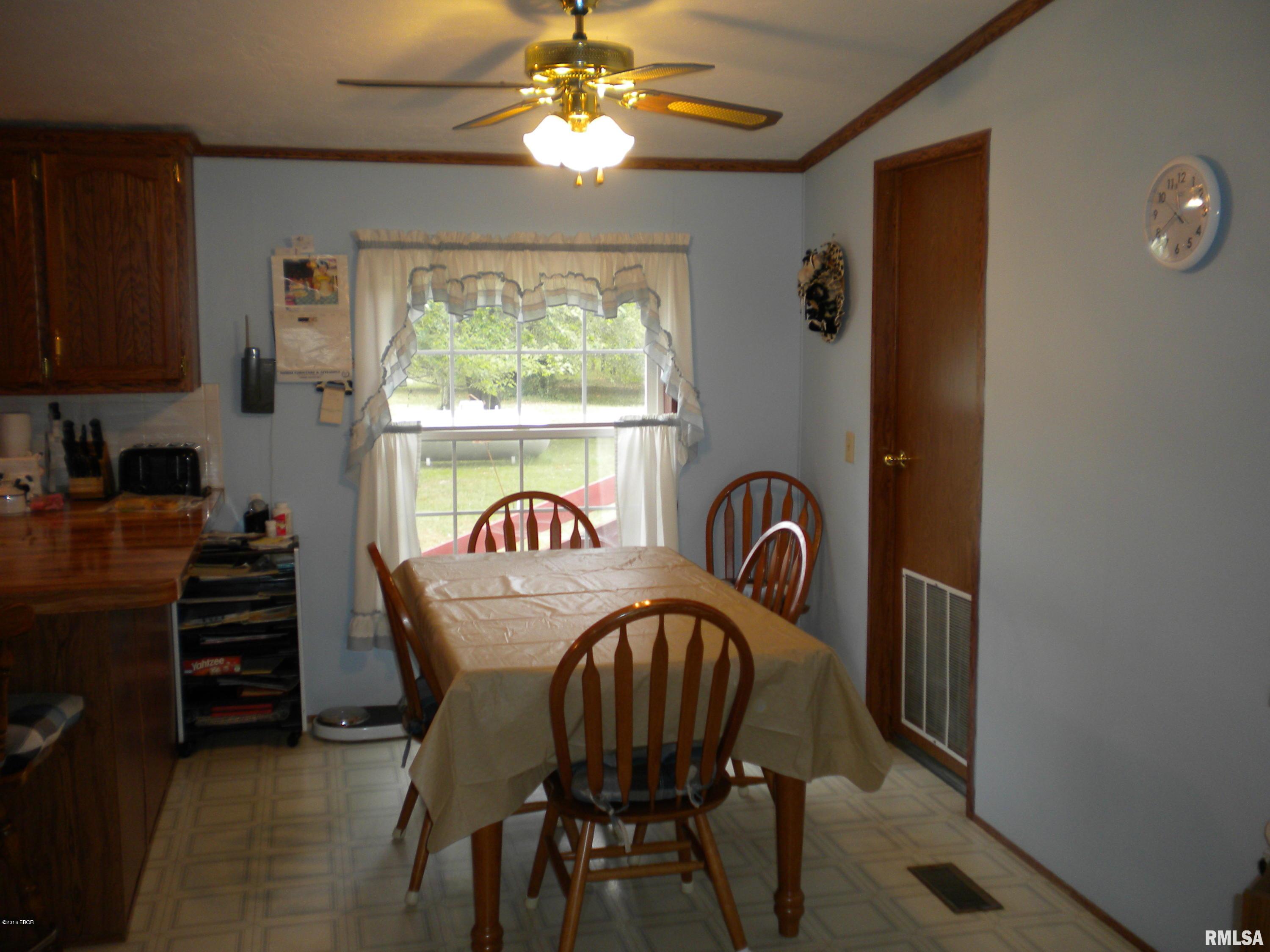 1690 Dewey Road Eldorado, IL 62930 - Photo 8 of 42 Gallery Image 8