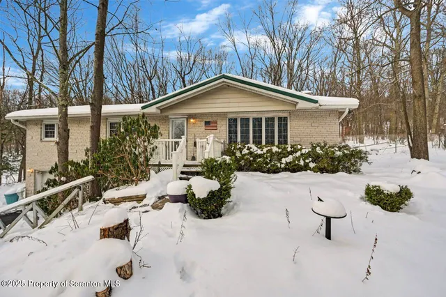 $299,900 | 20 Hill Street, Lake Ariel, PA 18436