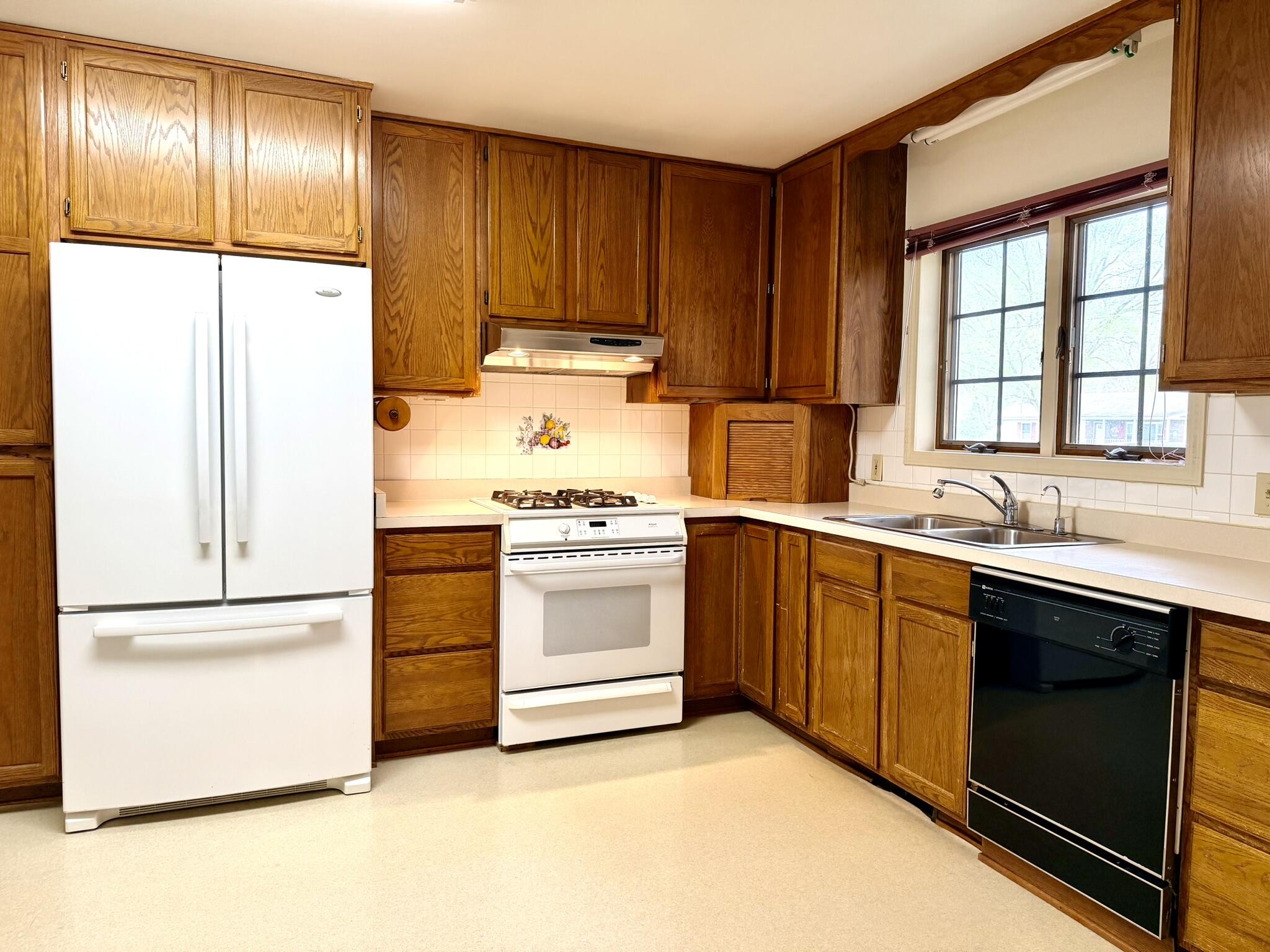 8923 Luann Drive South Demotte, IN 46310 - Photo 26 of 42 2048x1536