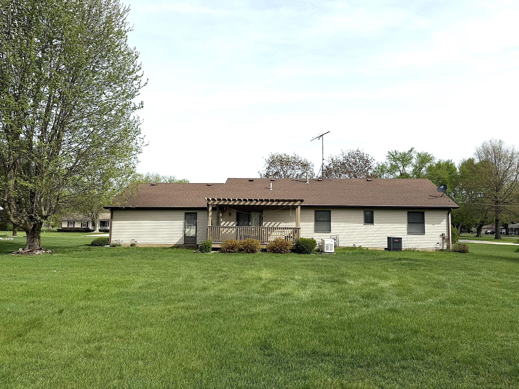 8923 Luann Drive South Demotte, IN 46310 - Photo 4 of 42 2048x1536