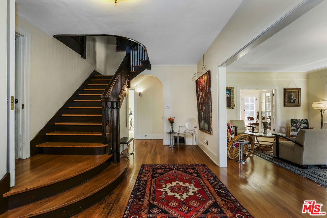 1710 Virginia Road Los Angeles, CA 90019 - Photo 8 of 49