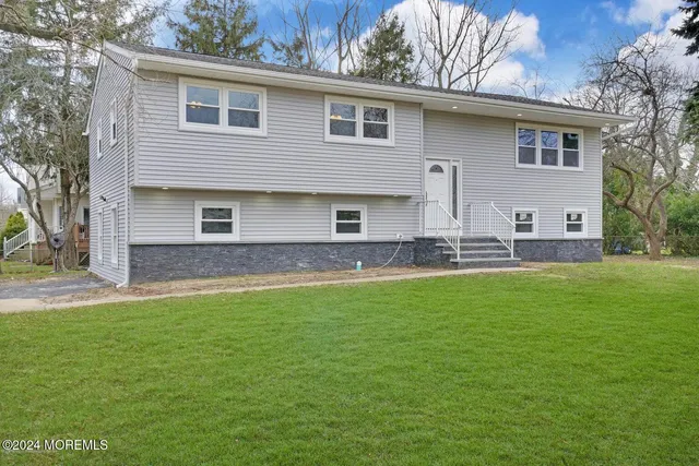 a front view of house with yard
