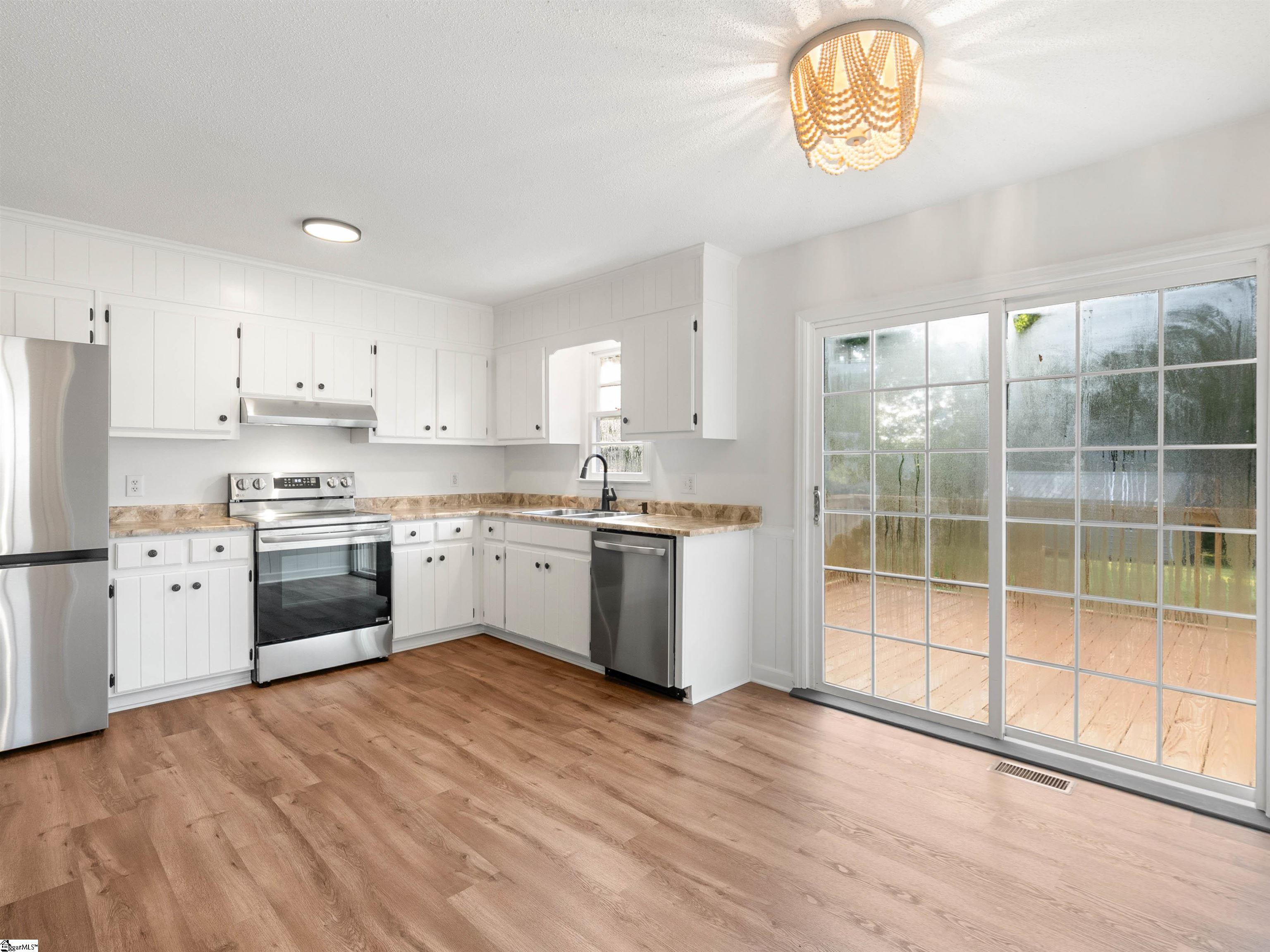 130 Pine Street Campobello, SC 29322 - Photo 11 of 39