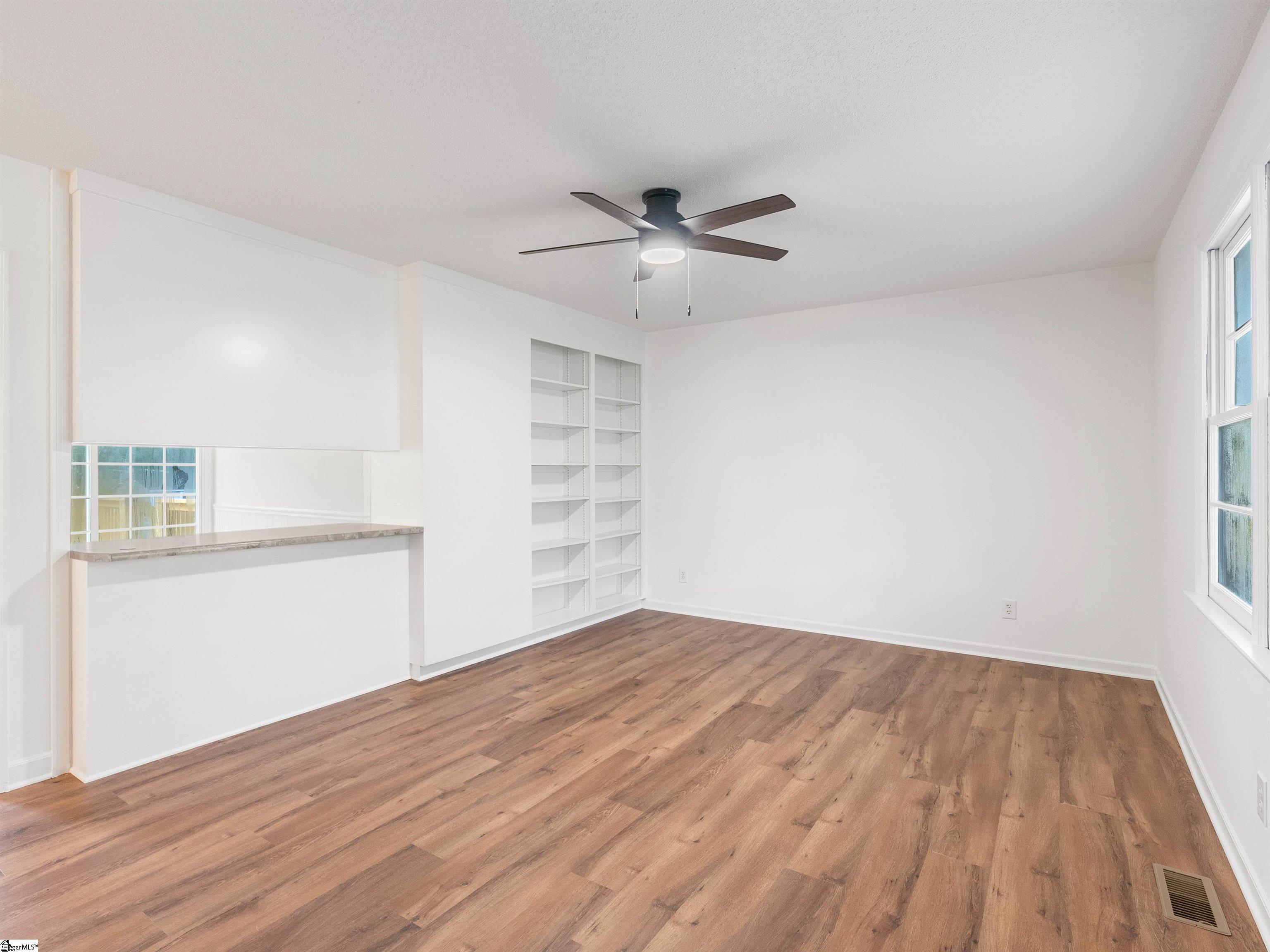 130 Pine Street Campobello, SC 29322 - Photo 4 of 39