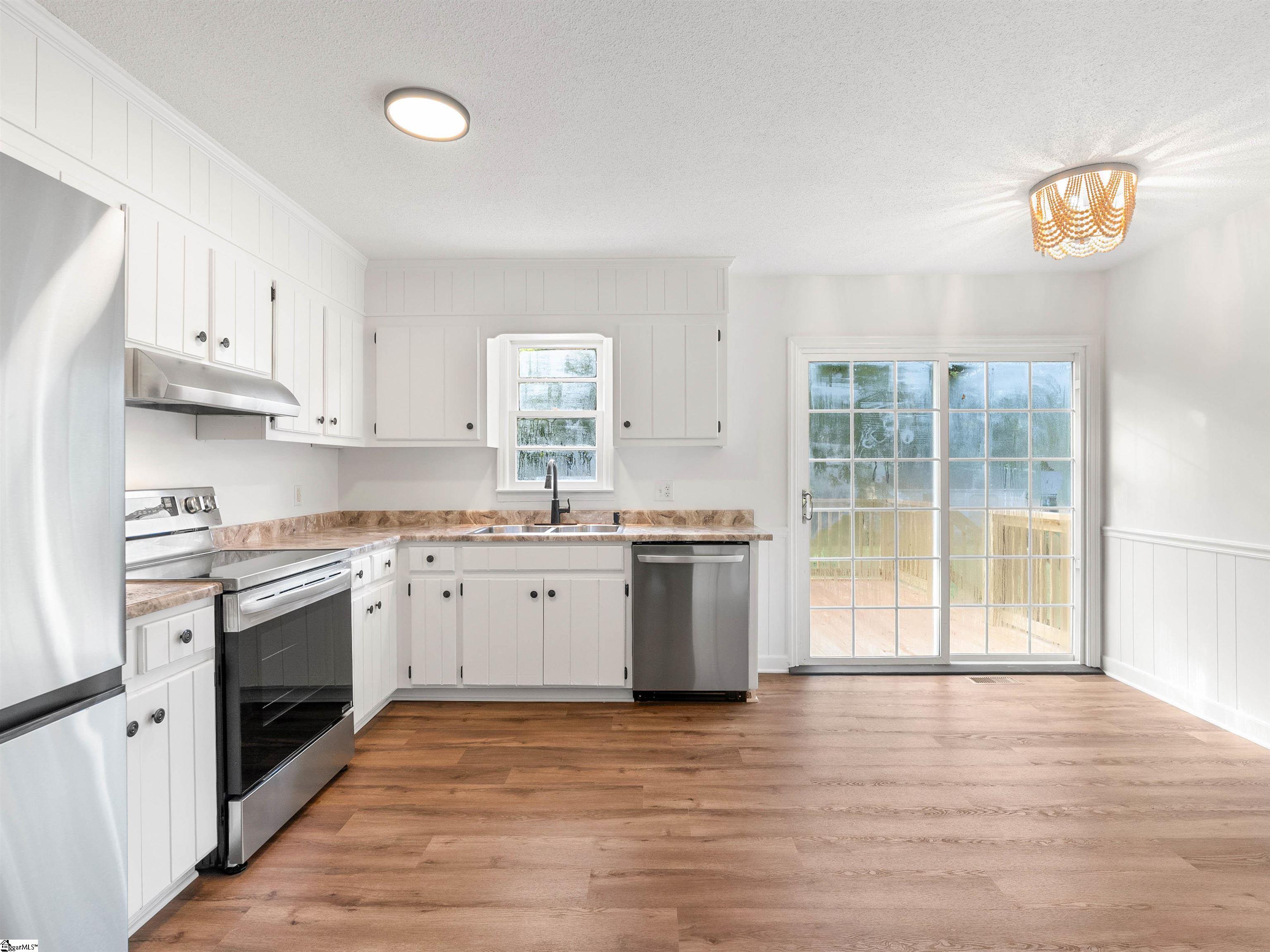 130 Pine Street Campobello, SC 29322 - Photo 7 of 39