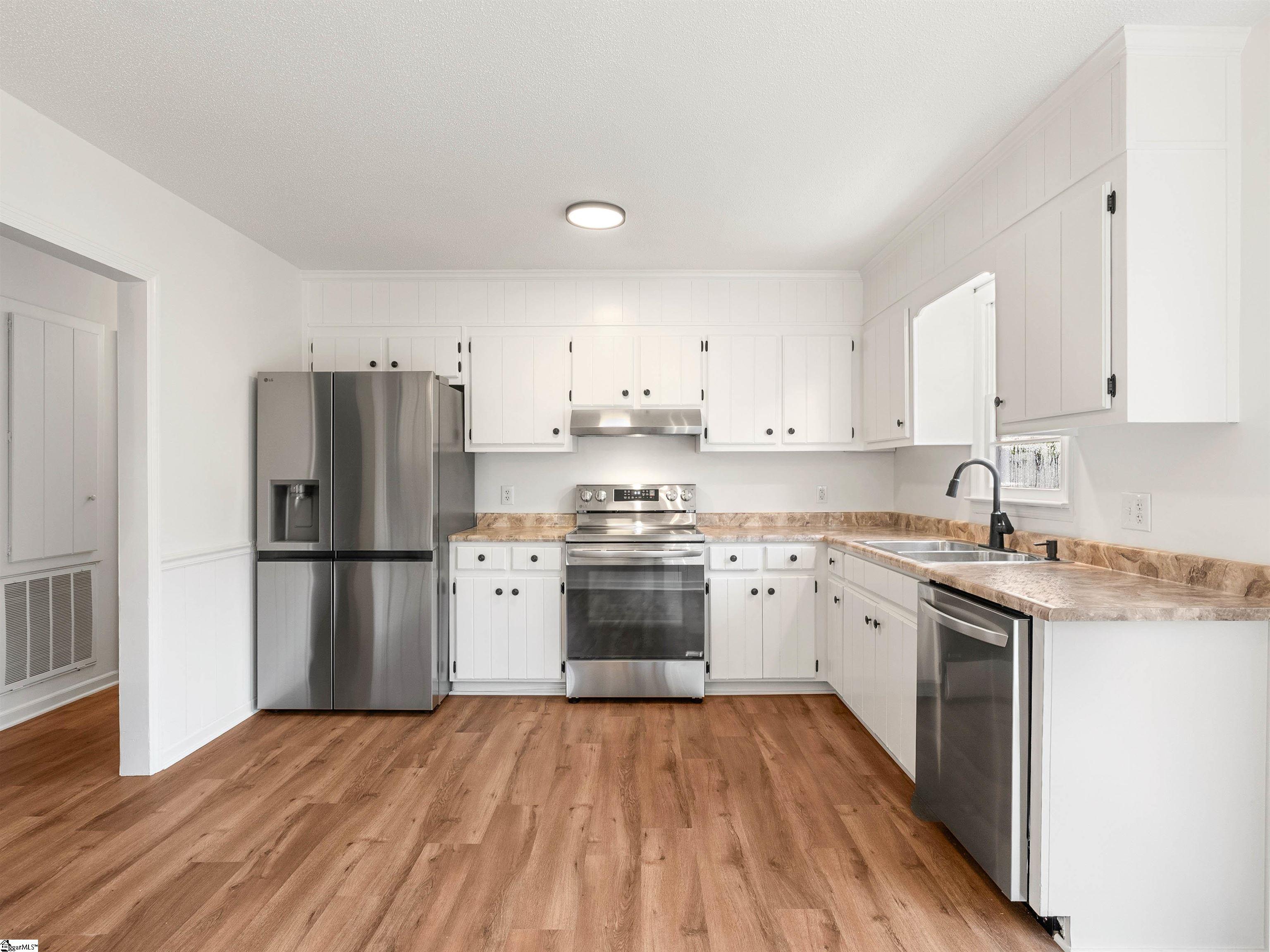 130 Pine Street Campobello, SC 29322 - Photo 10 of 39