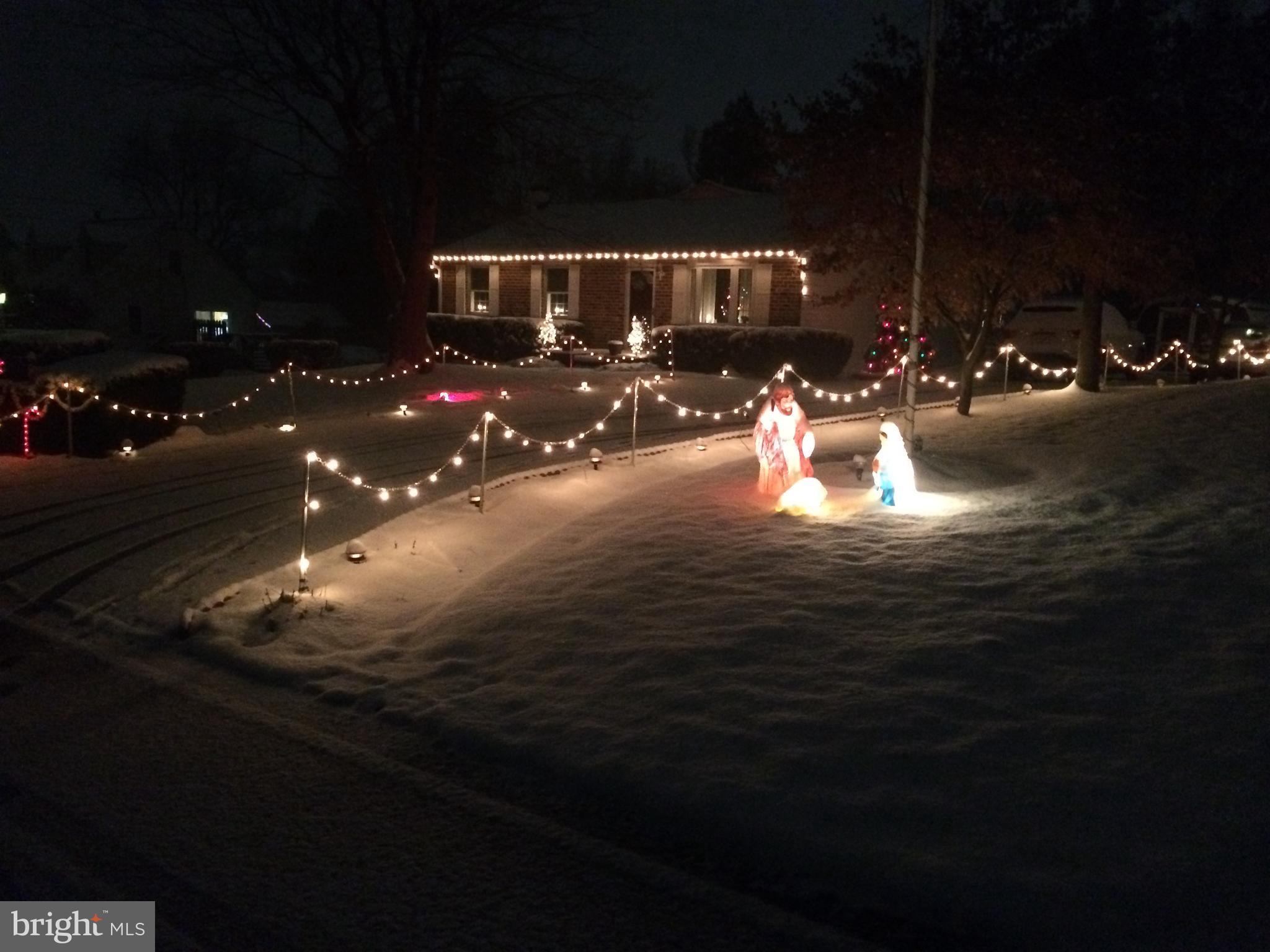 1113 Ashbridge Road West Chester, PA 19380 - Photo 34 of 35 Christmas
