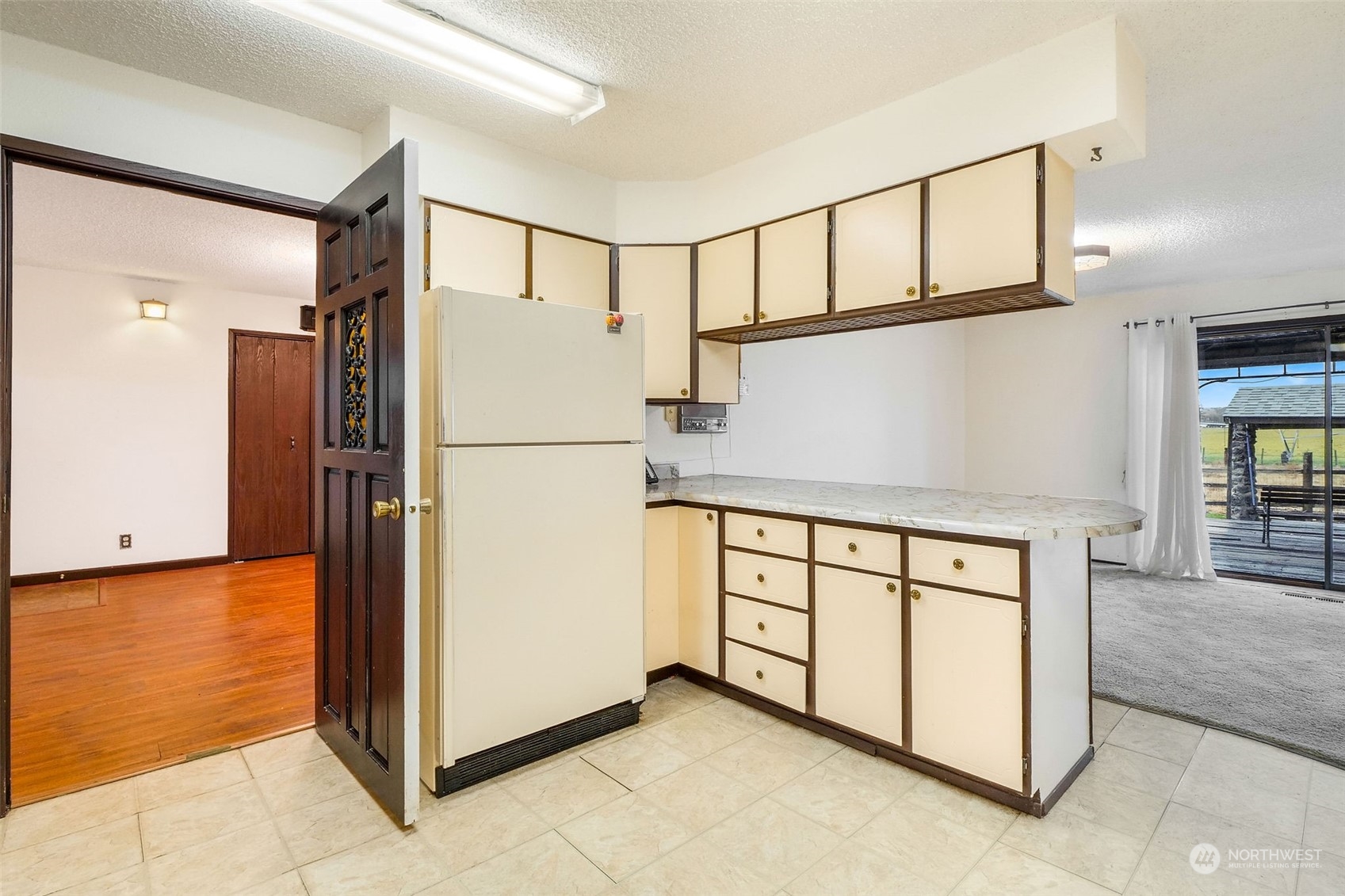 7589 Redmond Road Northeast Moses Lake, WA 98837 - Photo 11 of 29 Gallery Image 11