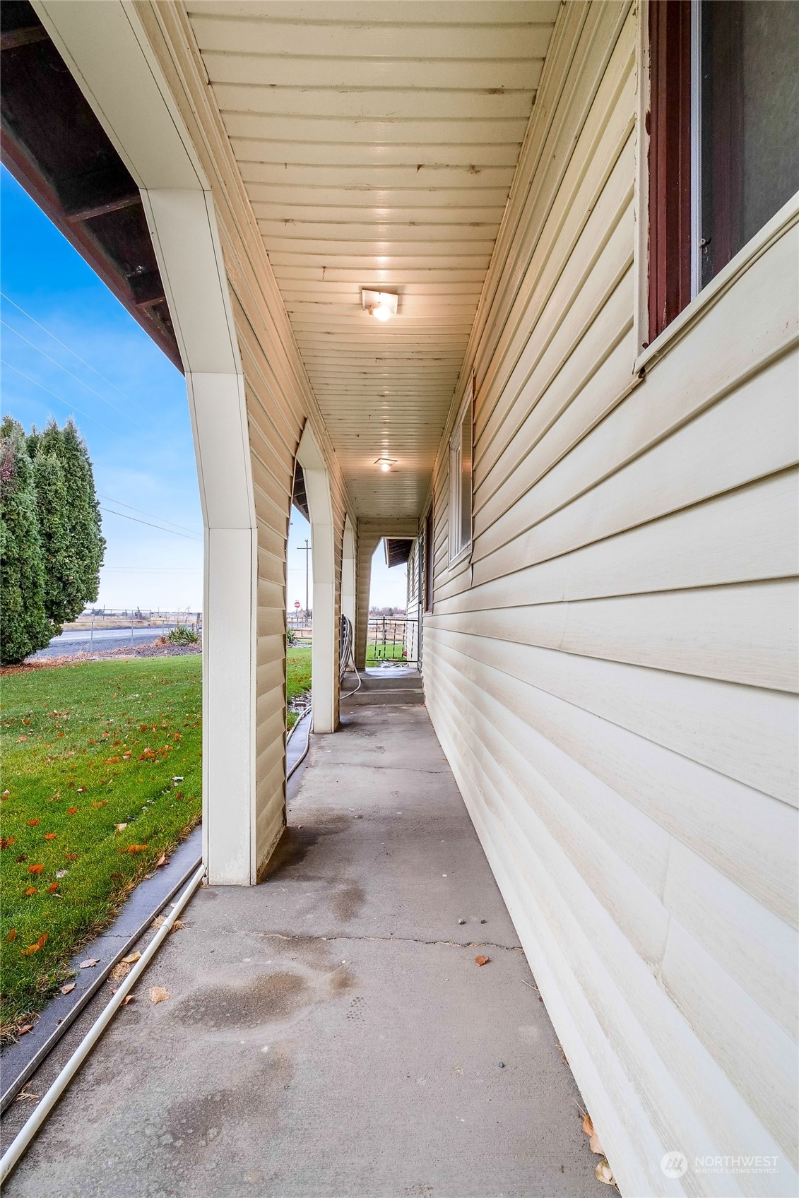 7589 Redmond Road Northeast Moses Lake, WA 98837 - Photo 6 of 29 Gallery Image 6