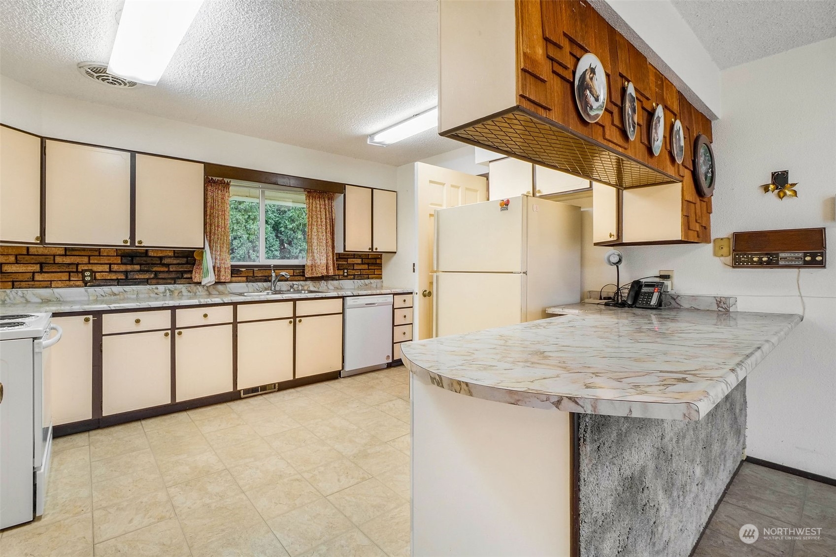 7589 Redmond Road Northeast Moses Lake, WA 98837 - Photo 10 of 29 Gallery Image 10