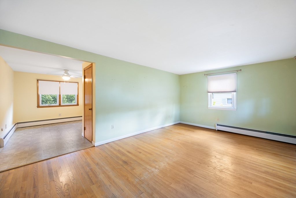 522 Prospect Street Chicopee, MA 01020 - Photo 11 of 24