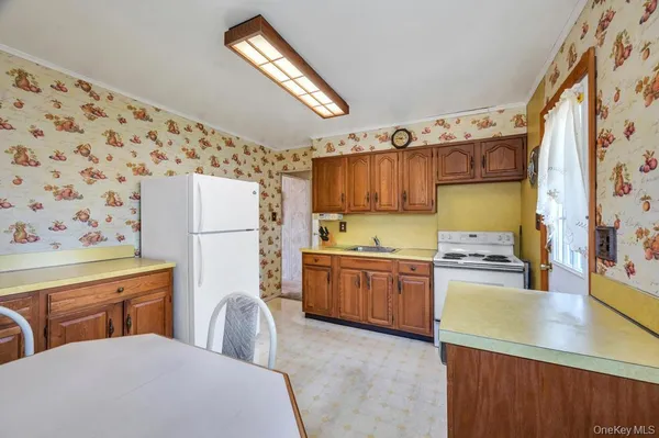 $689,000 | 200 Victory Drive, Massapequa Park, NY 11762