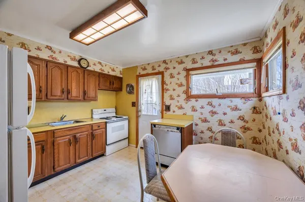 $689,000 | 200 Victory Drive, Massapequa Park, NY 11762