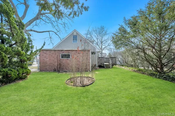 $689,000 | 200 Victory Drive, Massapequa Park, NY 11762