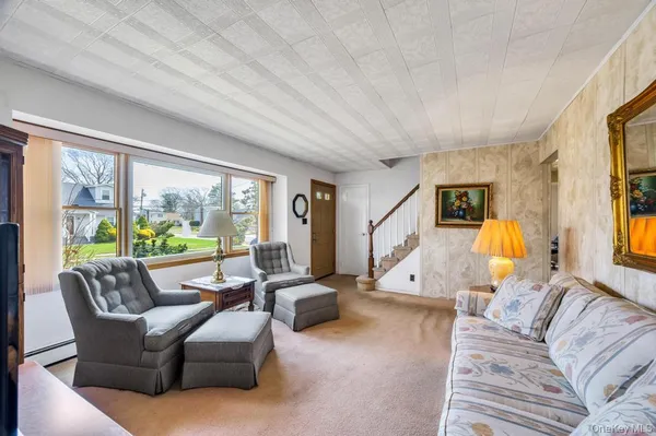 $689,000 | 200 Victory Drive, Massapequa Park, NY 11762