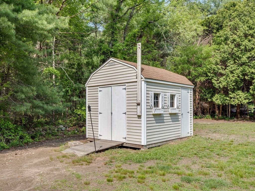 229 Peckham Road Acushnet, MA 02743 - Photo 8 of 42 Gallery Image 8