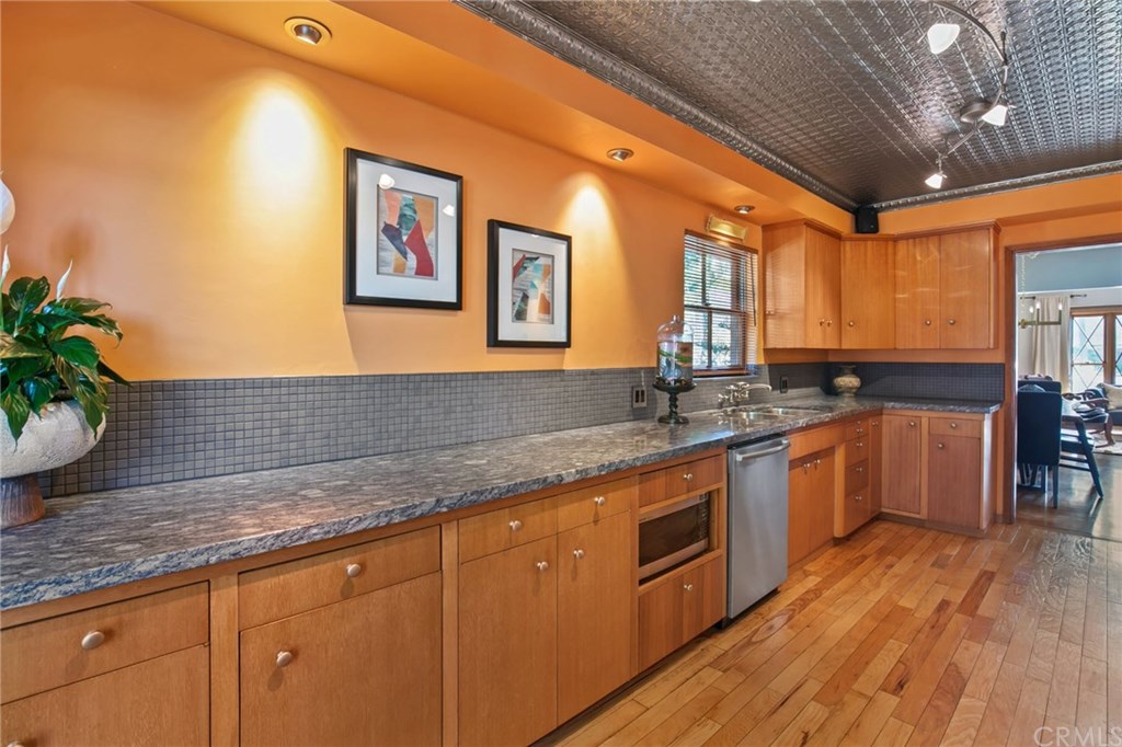 258 Termino Avenue Long Beach, CA 90803 - Photo 12 of 49