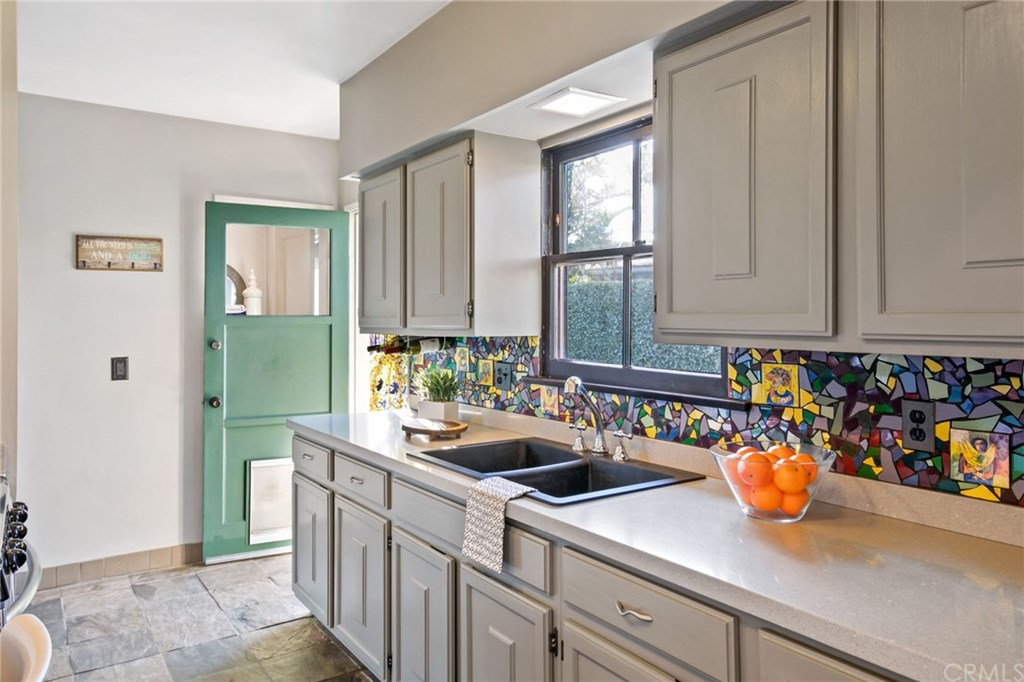 258 Termino Avenue Long Beach, CA 90803 - Photo 38 of 49