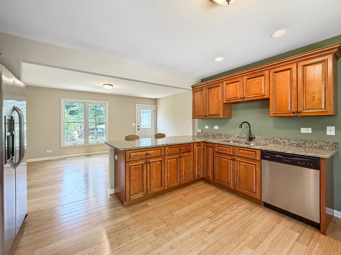 2110 Fairview Avenue Fox River Grove, IL 60021 - Photo 6 of 19 Gallery Image 6