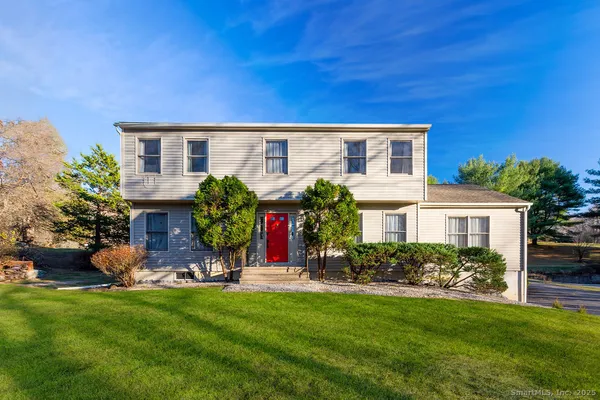 $649,900 | 8 Phoebee Lane, Brookfield, CT 06804