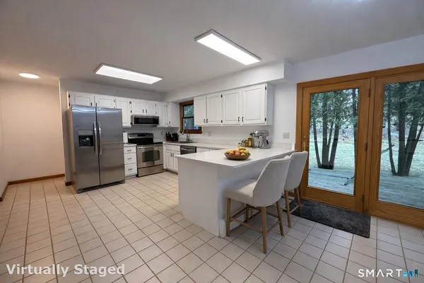 $649,900 | 8 Phoebee Lane, Brookfield, CT 06804
