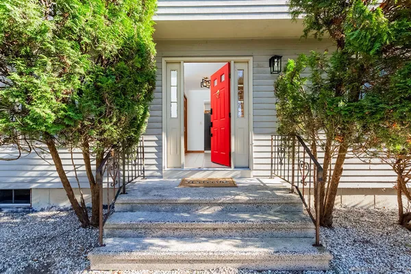 $649,900 | 8 Phoebee Lane, Brookfield, CT 06804