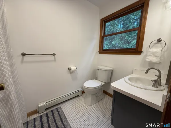 $649,900 | 8 Phoebee Lane, Brookfield, CT 06804