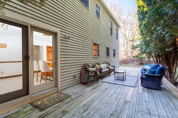 $649,900 | 8 Phoebee Lane, Brookfield, CT 06804