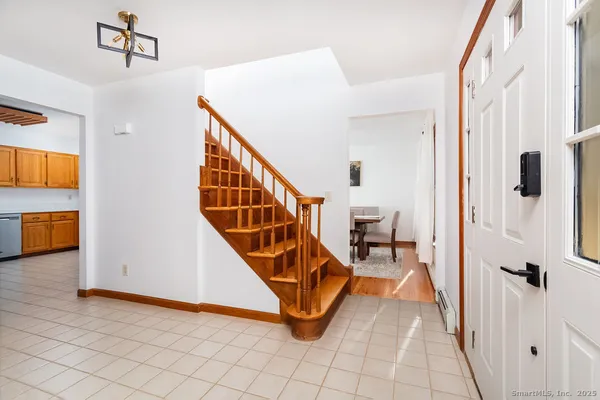 $649,900 | 8 Phoebee Lane, Brookfield, CT 06804