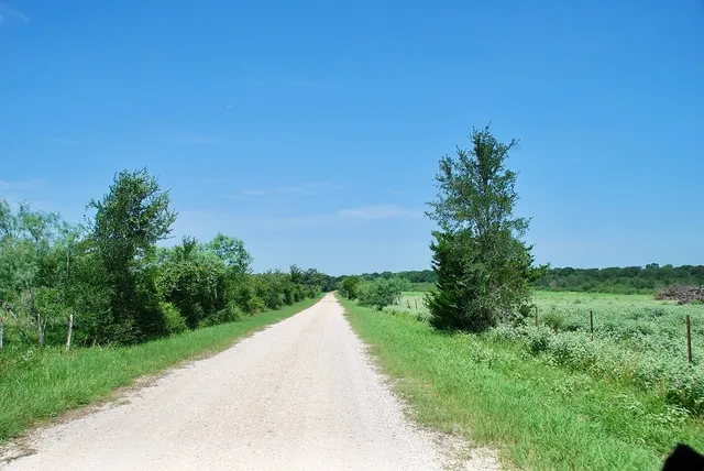 $1,950,000 | 9590 Maynard Hallmark Road, Flatonia, TX 78941